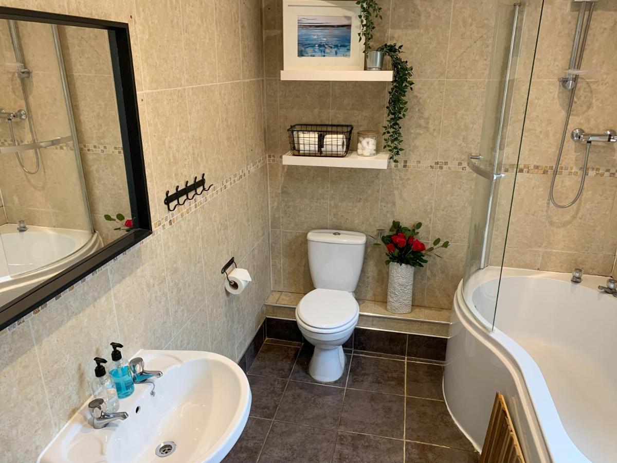 Lodge Riverside - Quaint Victorian By The River York