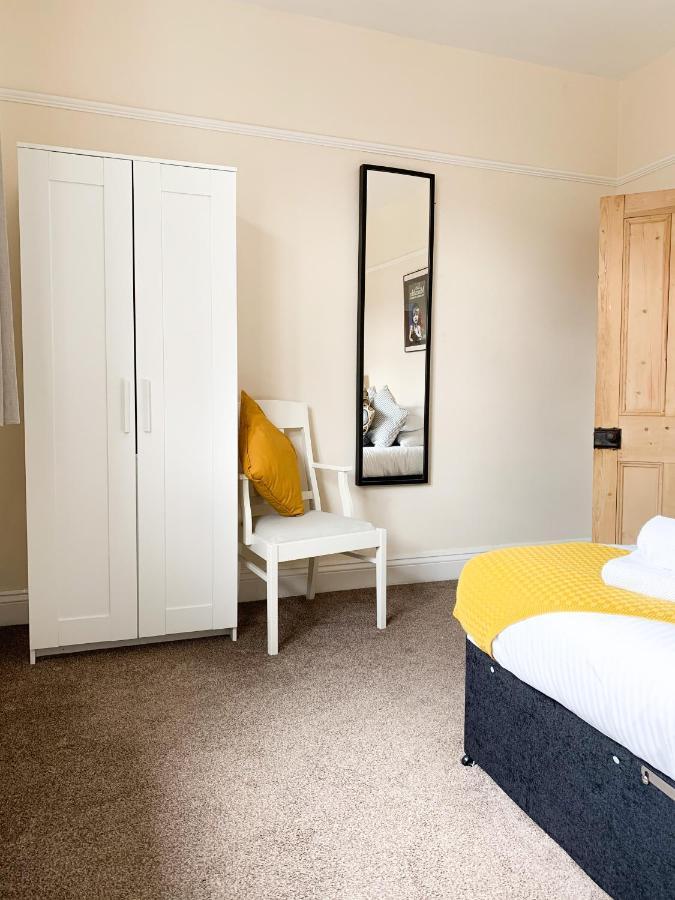 Lodge Riverside - Quaint Victorian By The River York