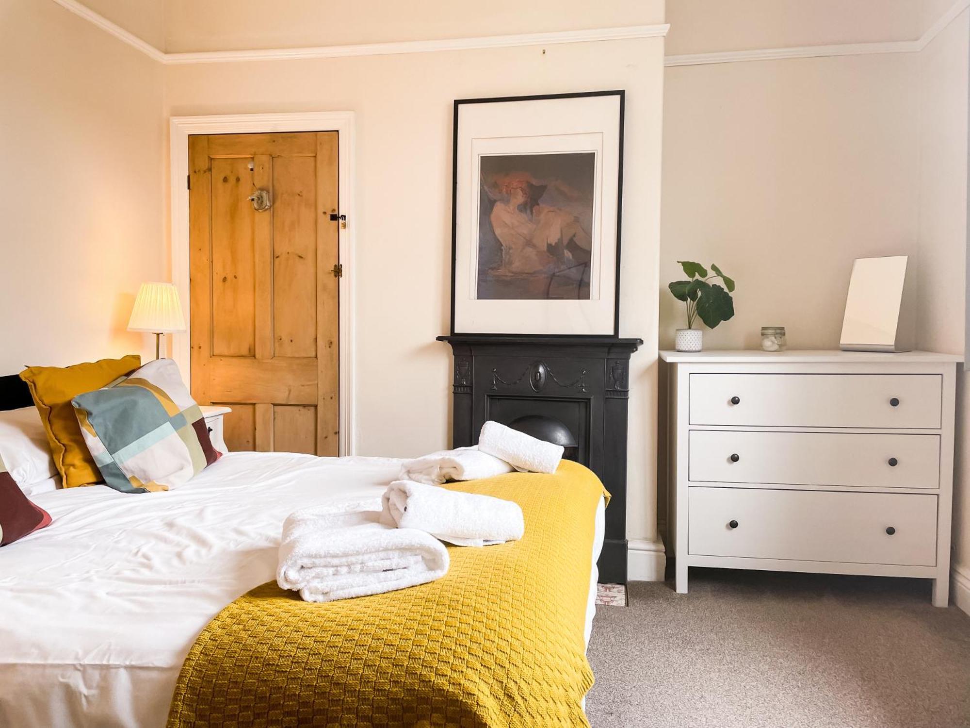Lodge Riverside - Quaint Victorian By The River York