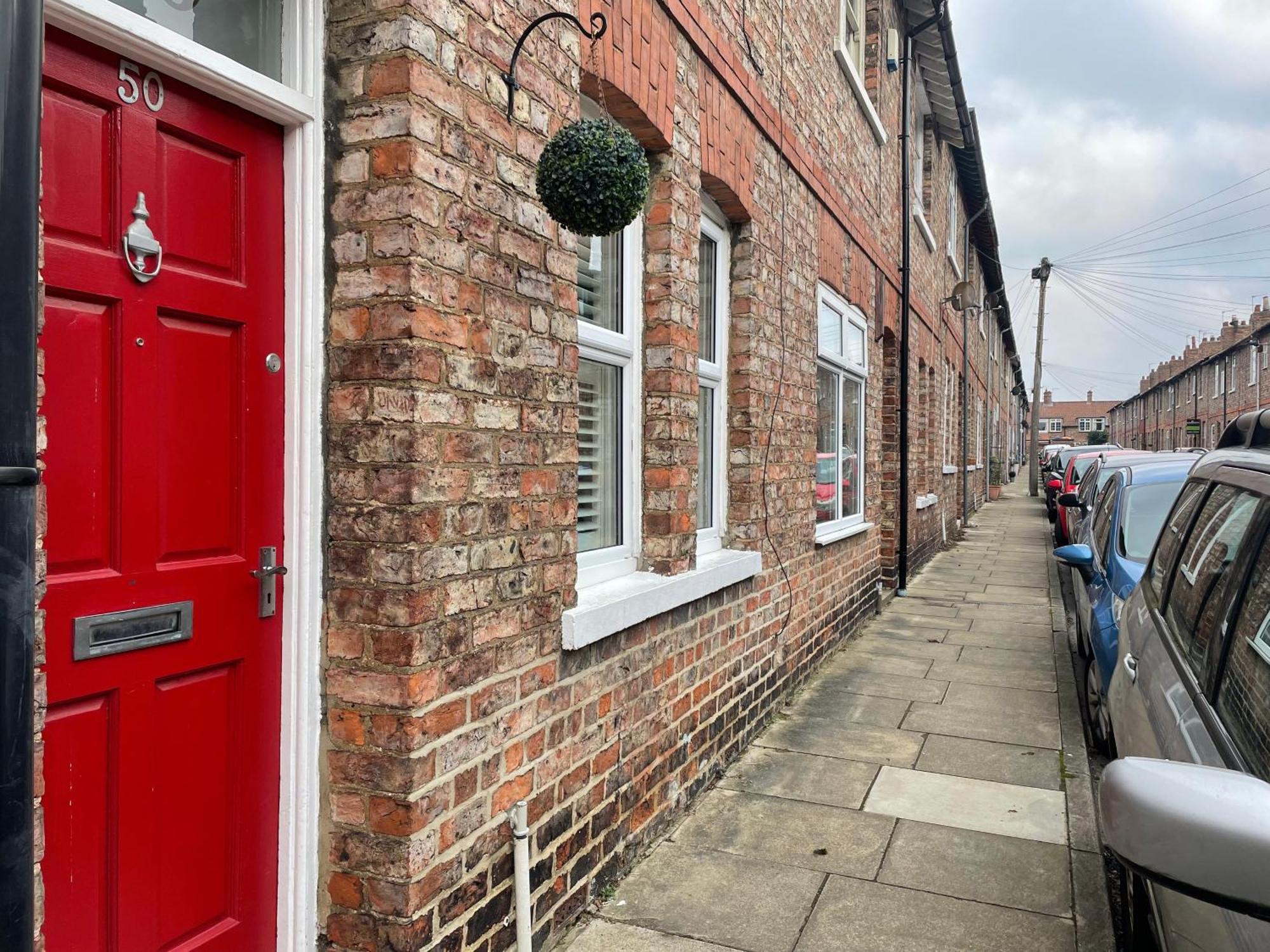 Riverside - Quaint Victorian By The River York