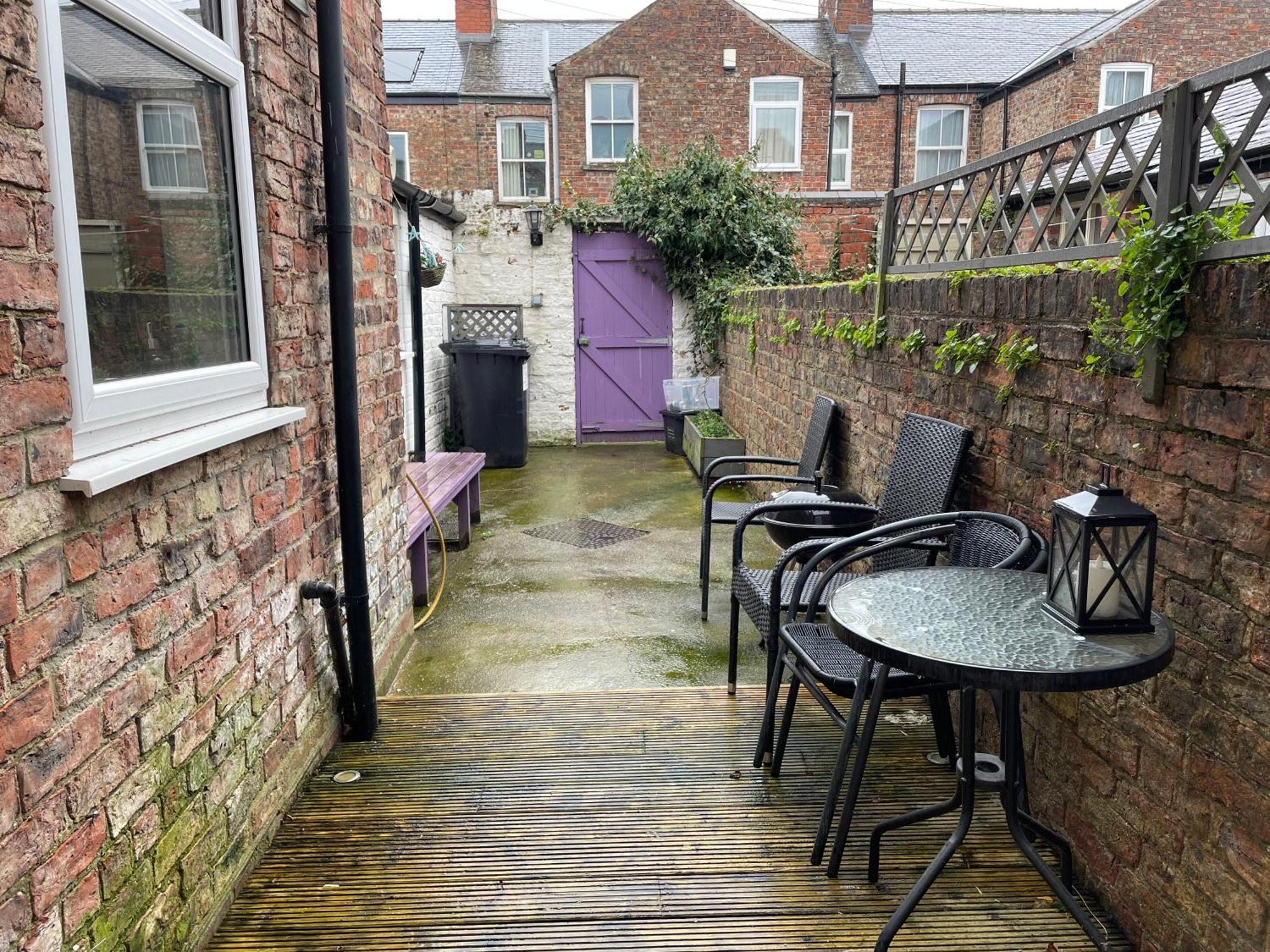 Riverside - Quaint Victorian By The River * York